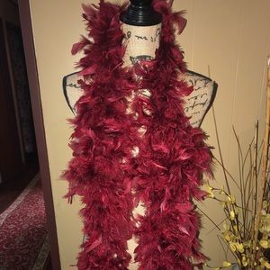 Pre Owned Burgundy feather boas!